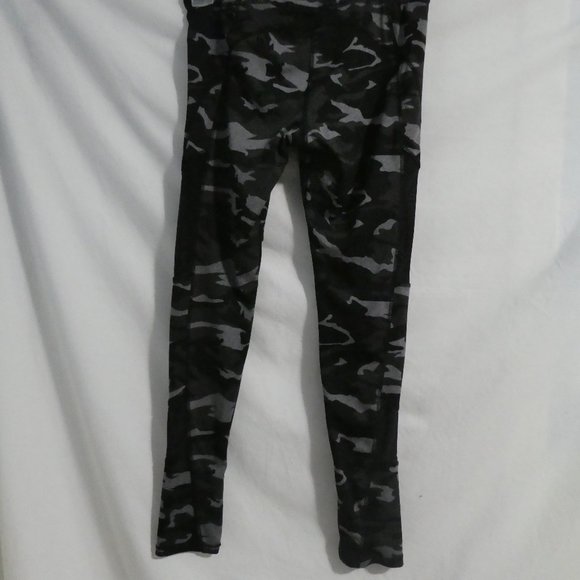 ENERGY PERFORMANCE LEGGING medium camo / camouflage leggings, BNWOT - Picture 2 of 13